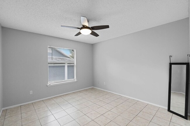 Building Photo - 5441 Lake Margaret Dr
