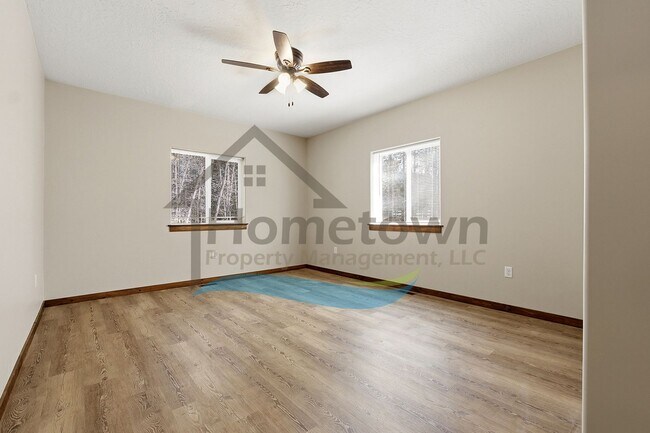 Building Photo - 4 Bedroom 2 Bathroom Home with Attached 2-Car Garage Available in Blanchard!