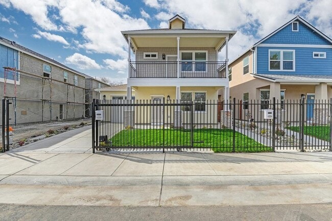 Building Photo - 2603 Beaumont St