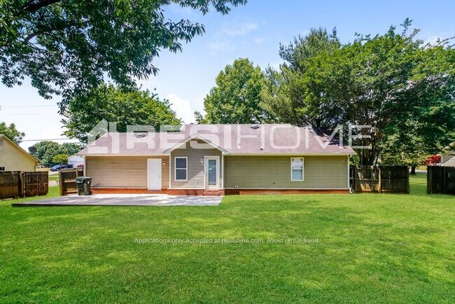Building Photo - 227 Falcon Ridge Dr