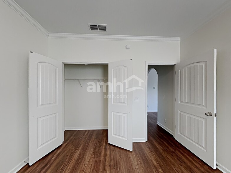 Building Photo - 2055 Shafer Dr