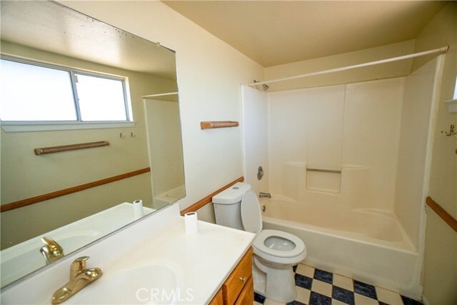 Building Photo - 7795 Oakwood Ave