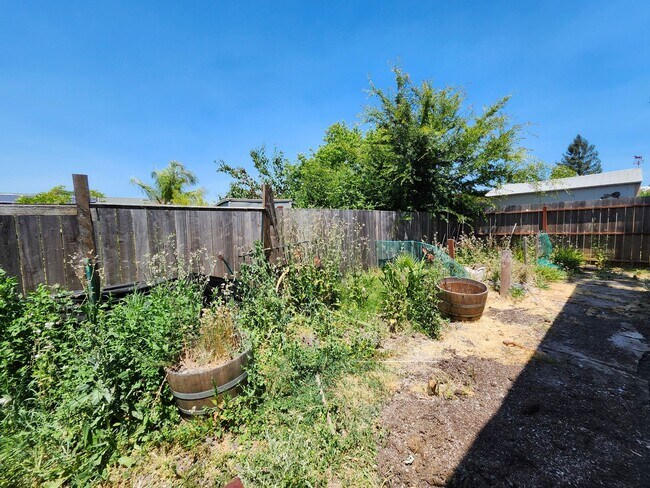 Building Photo - 1449 Ditty Ave