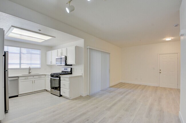 Building Photo - Completely updated and remodeled bottom-fl...