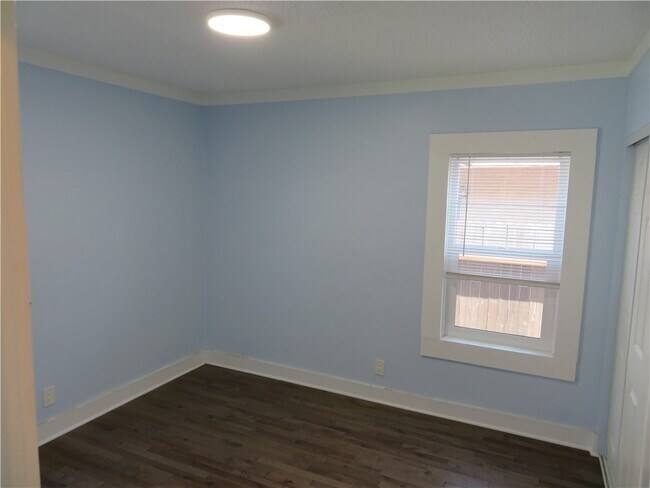 Building Photo - 3923 Normandie Ave