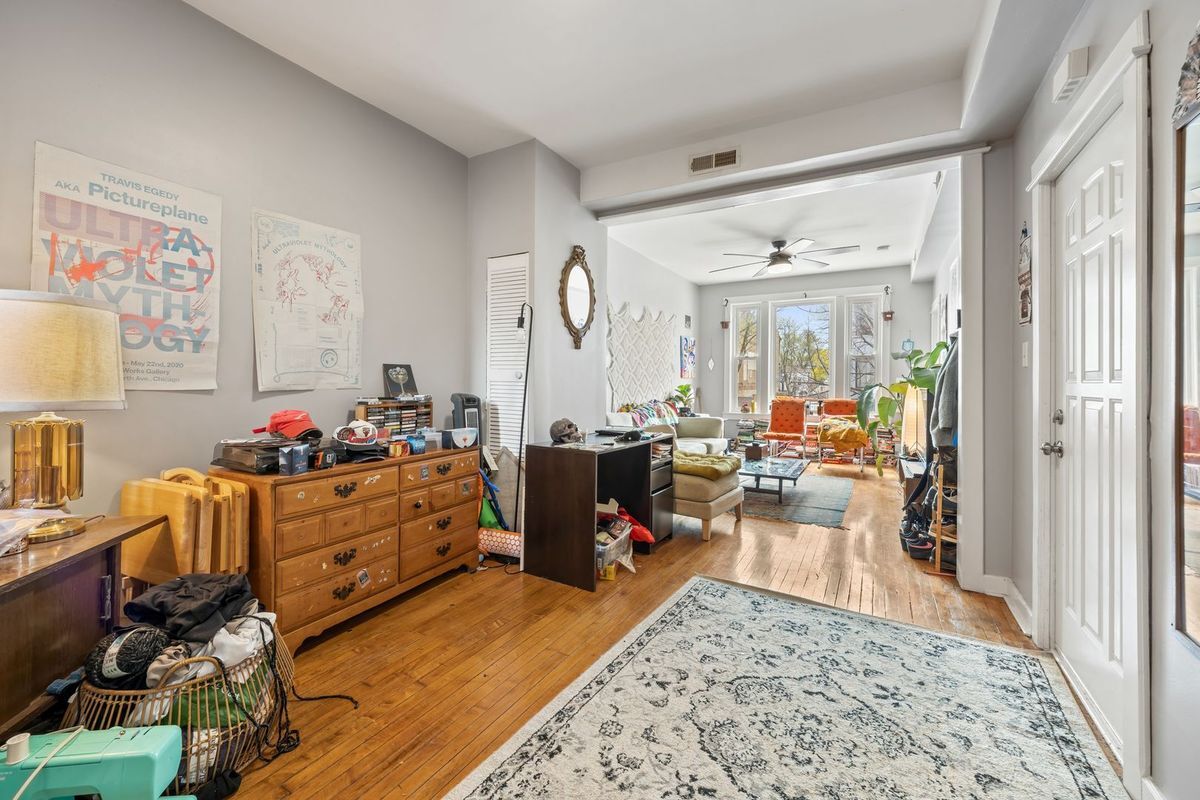 Building Photo - 2630 W Division St