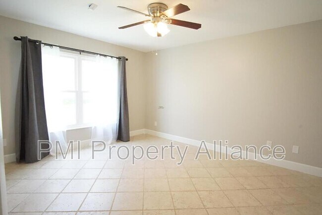 Building Photo - 7944 Goldleaf St