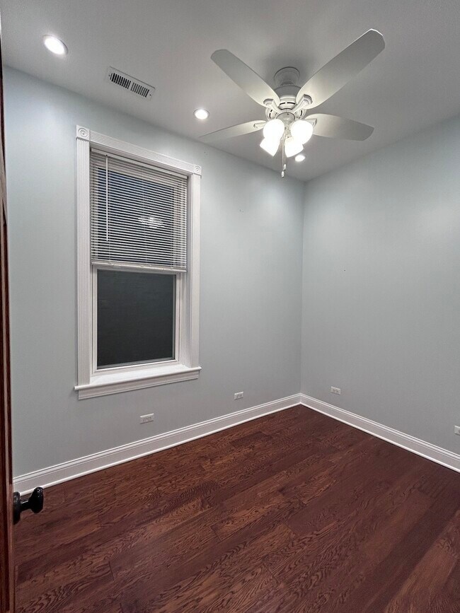 Building Photo - 2336 W Thomas St