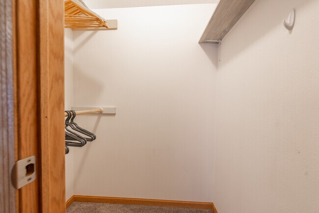 Building Photo - 2517 S Duluth Ave