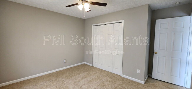 Building Photo - 2330 Burdett Ridge Dr