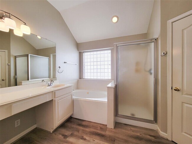 Building Photo - 12307 Shadowvista Dr