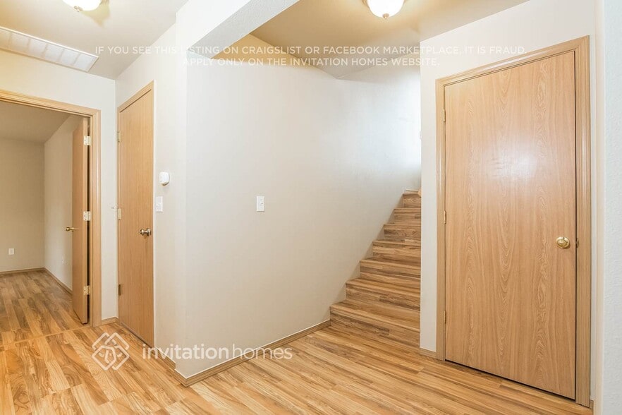 Building Photo - 7400 46th Pl NE