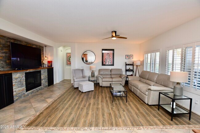 Building Photo - 44236 Adobe Cir