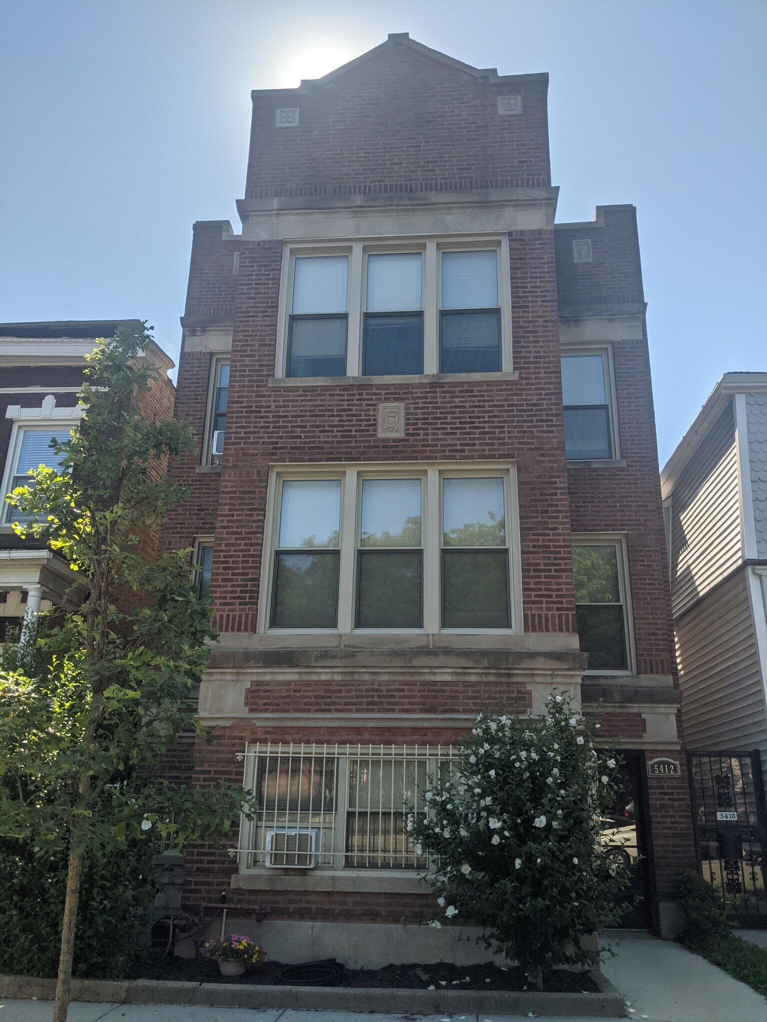 Building Photo - 5412 S Drexel Ave