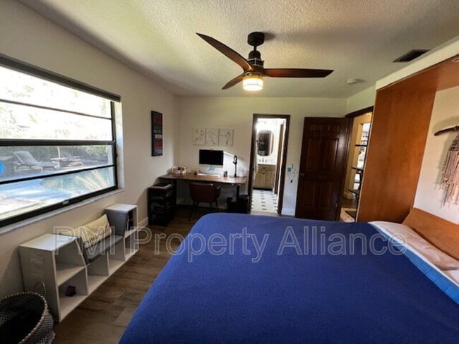 Building Photo - 4044 Tenita Dr