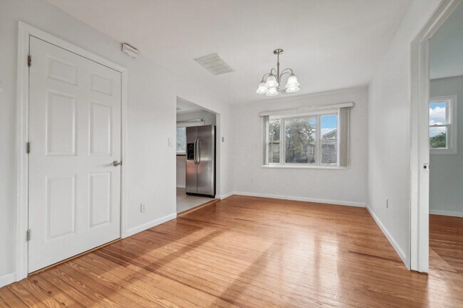 Building Photo - 6512 Smith Ave