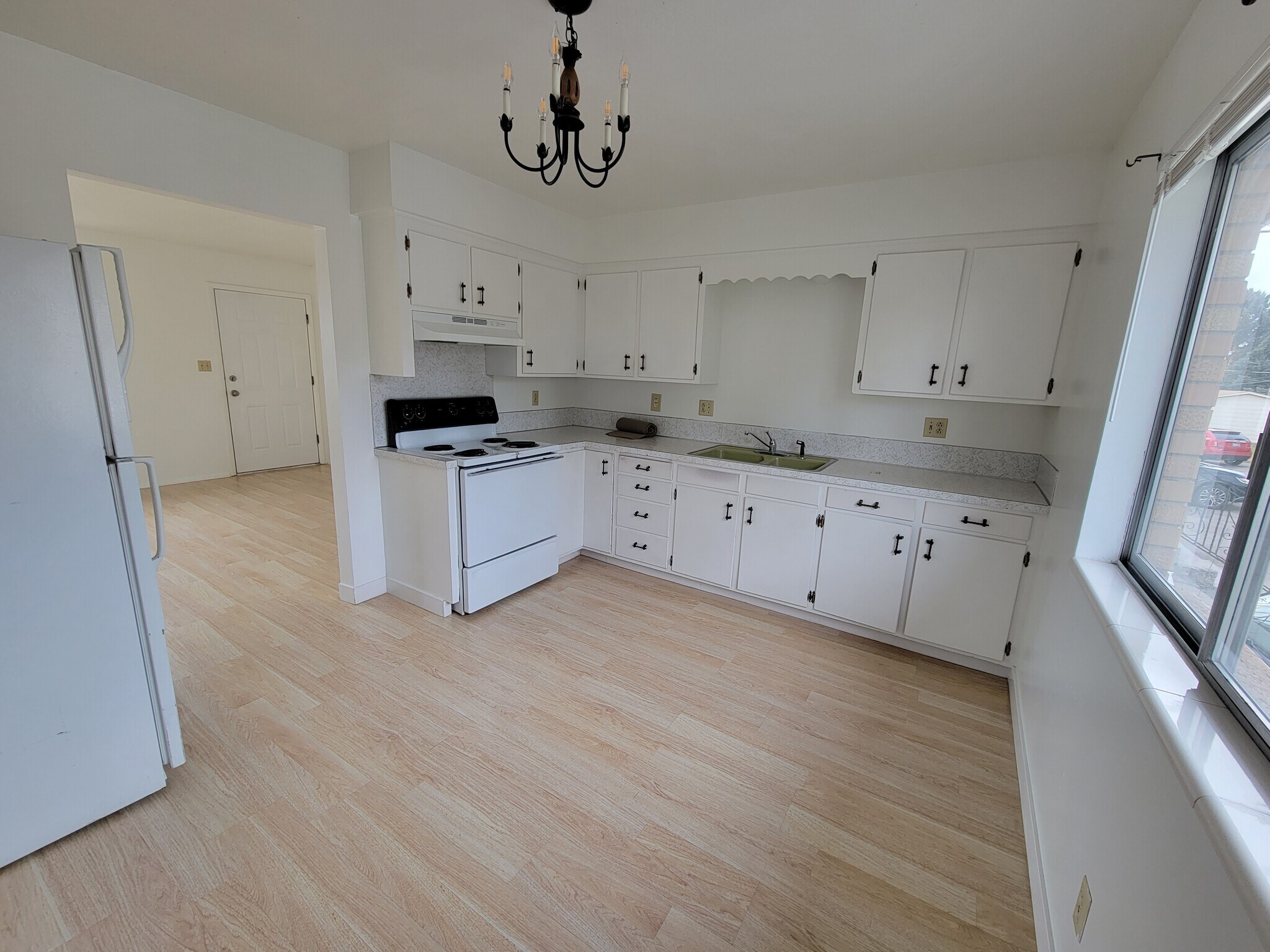 Building Photo - 1646 Grandview Dr