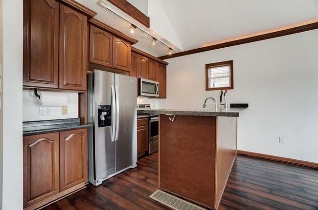 Building Photo - One Bedroom Loft in Covington!!