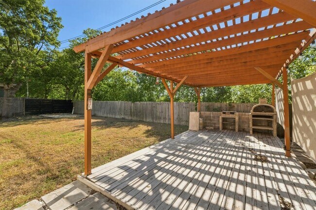 Building Photo - 12501 Fallen Tower Ln