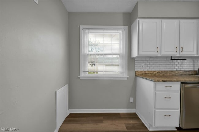 Building Photo - 4561 W 148th St