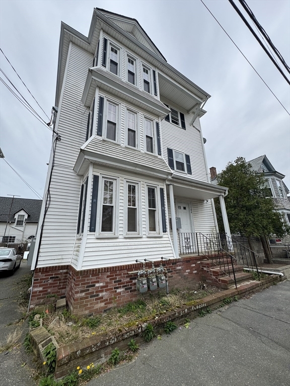 Building Photo - 184 Austin St