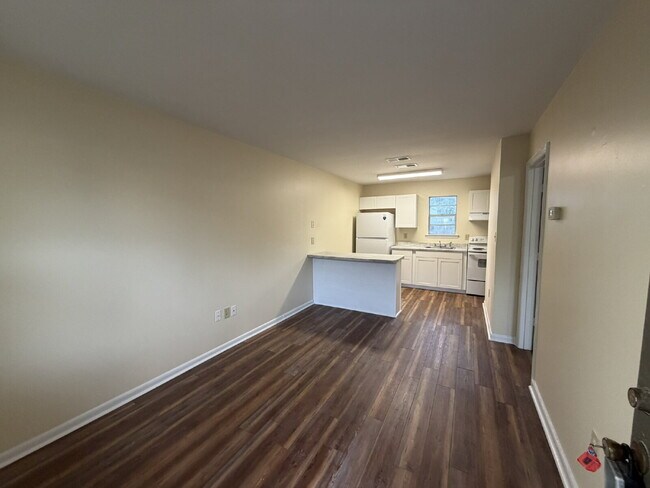 Building Photo - Apartment for Rent