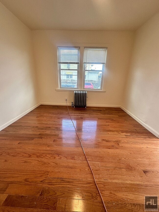 Building Photo - 3Bed/ 2Bath Jamaica, NY (Basement Included)