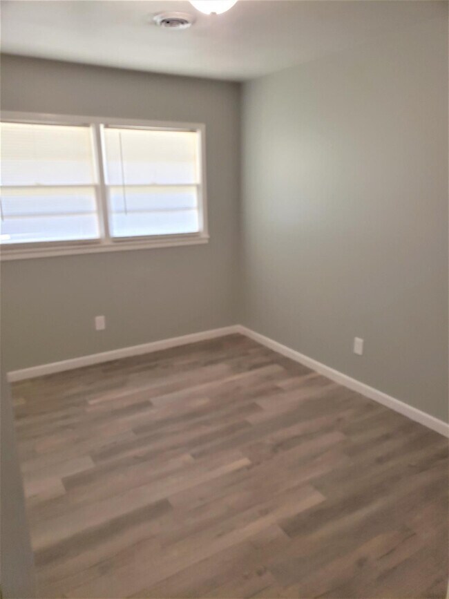 Building Photo - 4906 6th St