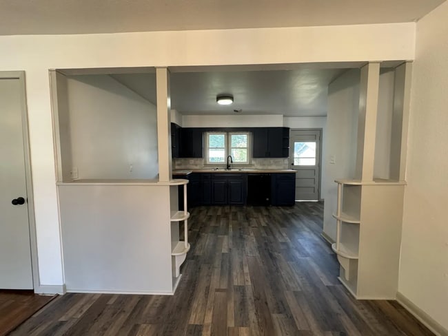 Building Photo - 1231 Shelden St