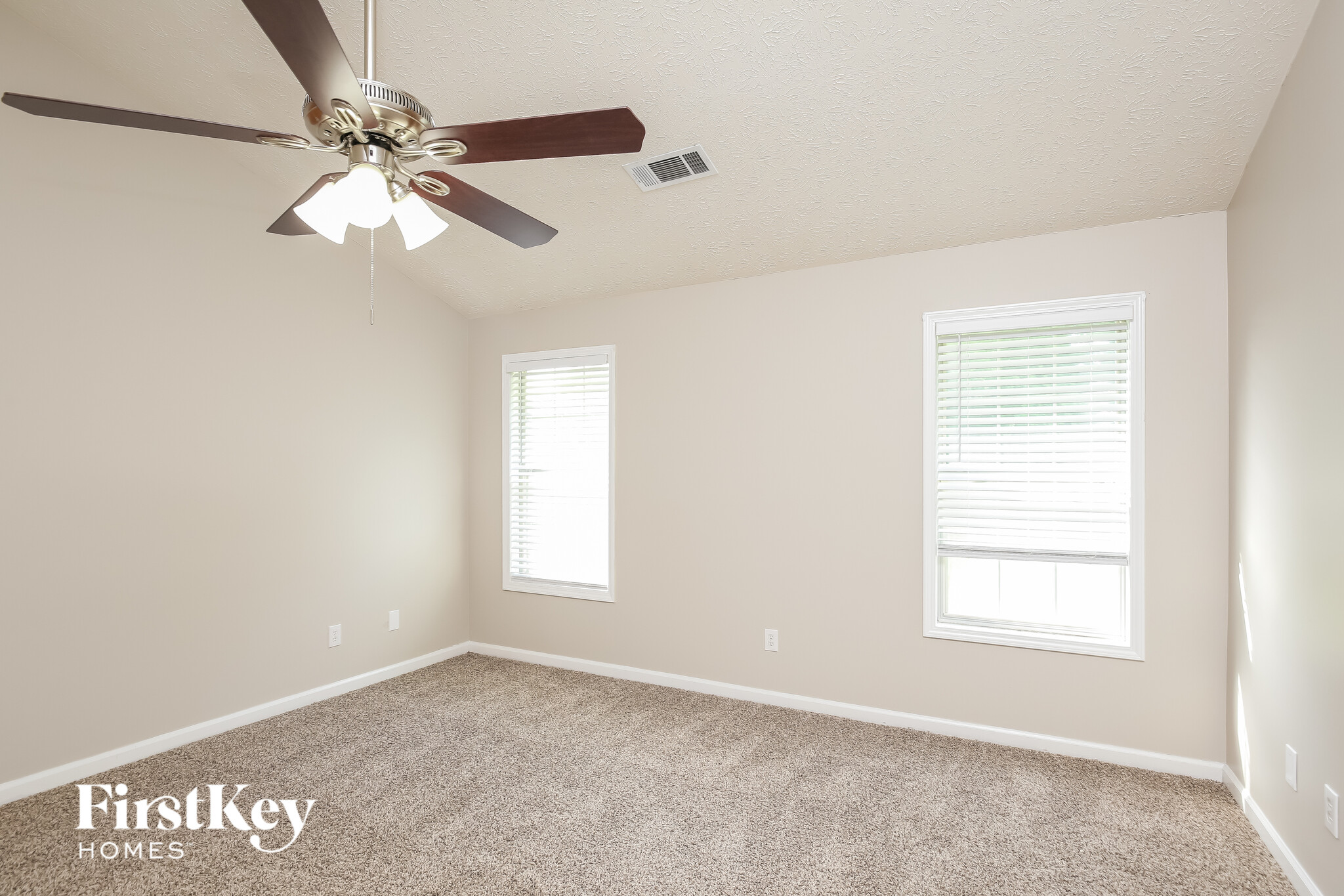 Building Photo - 1500 Summer Lake Terrace SW