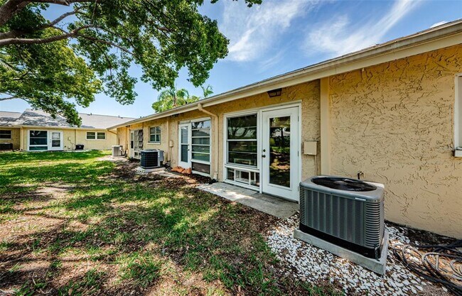 Building Photo - 2465 Northside Dr