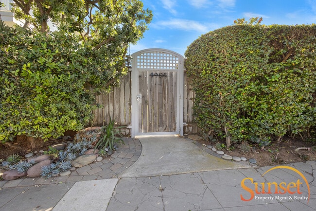 Building Photo - 4985 Coronado Ave