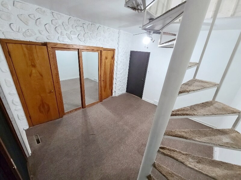 Building Photo - 636 W 17th St