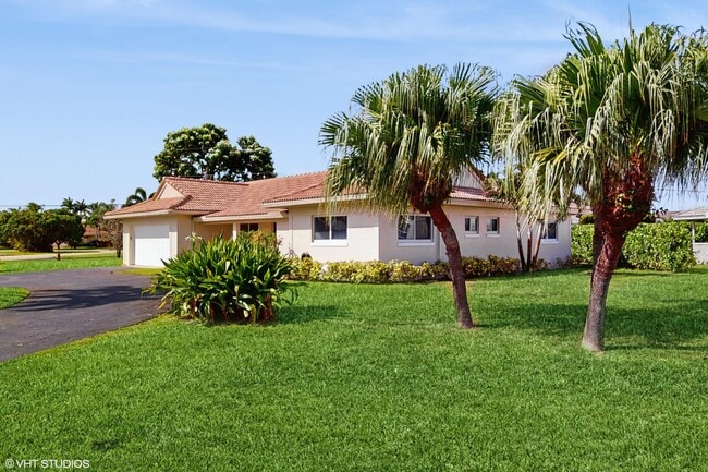 Primary Photo - 221 Sudbury Dr