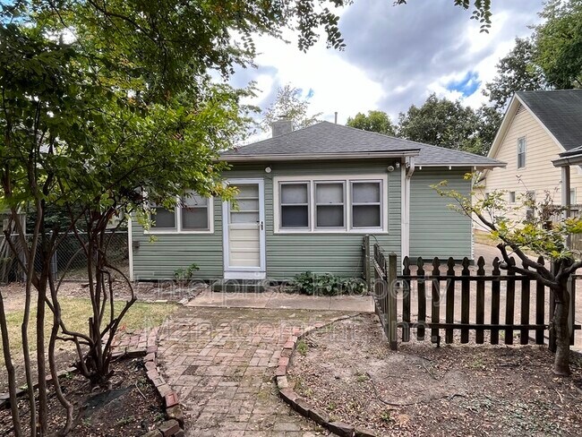Building Photo - 2018 Felix Ave