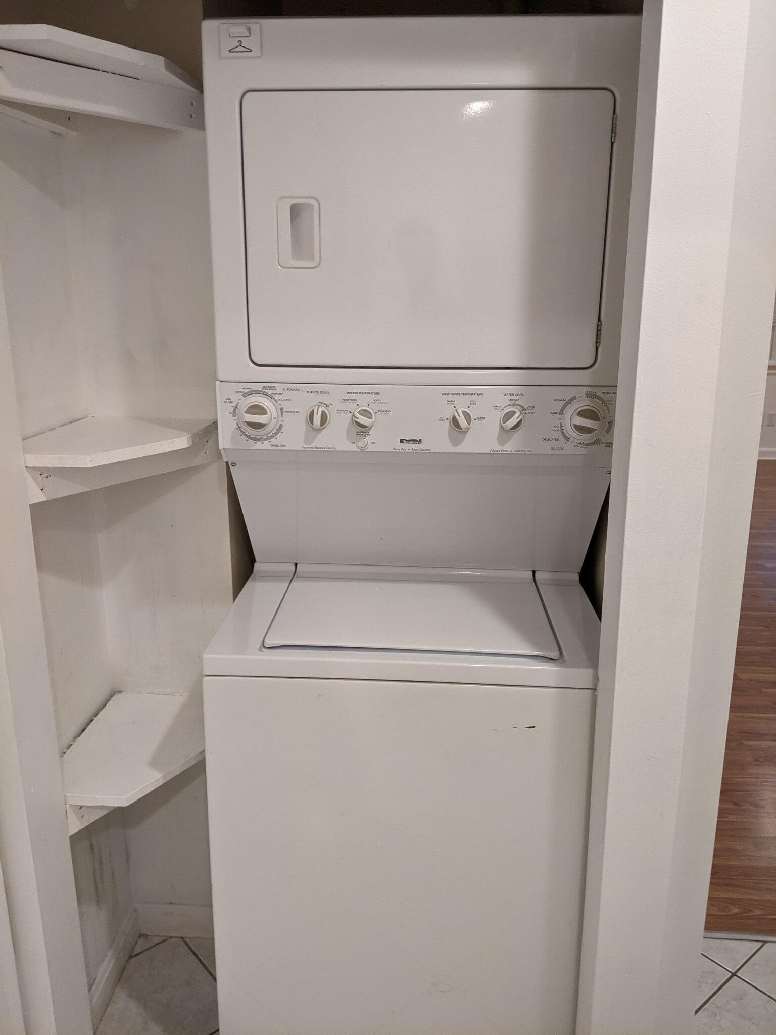 Laundry - 3205 Mardel Ave