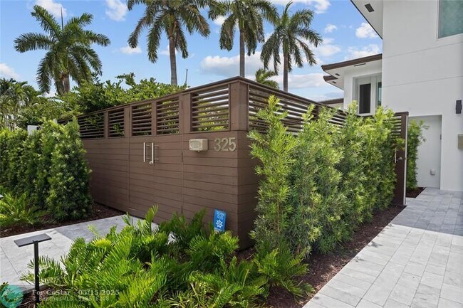 Building Photo - 325 Seven Isles Dr