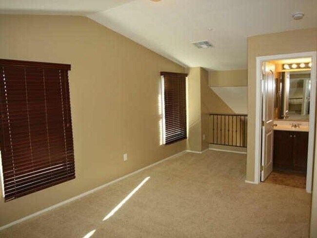 Building Photo - AVAILABLE NOW IN THE GARDENS GILBERT!!!