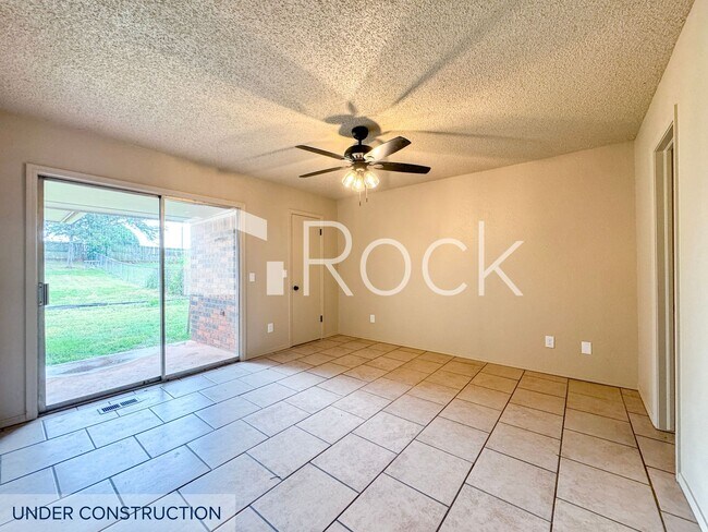 Building Photo - 7024-26 Woodlake Duplex