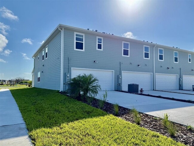 Building Photo - 2116 Southbury Dr