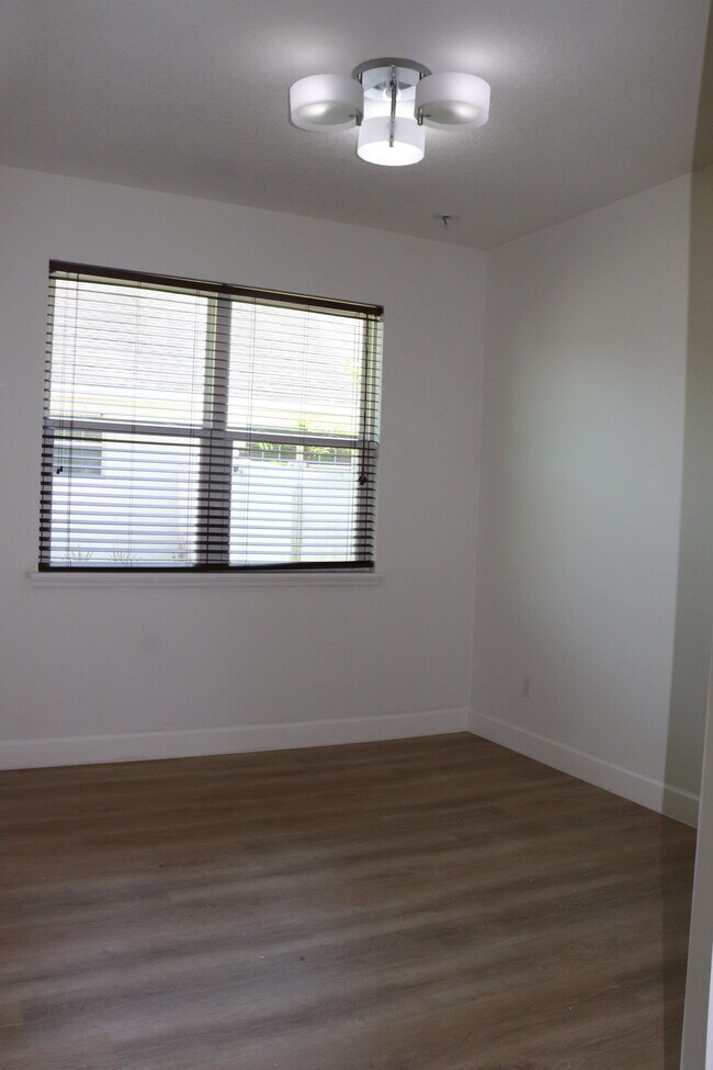 Building Photo - 28 Abacus Ave