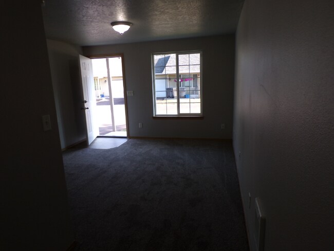 Building Photo - 1490 S 10th St