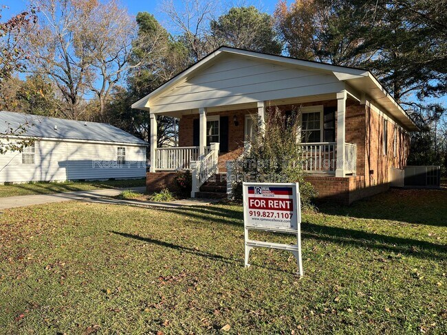 Building Photo - 709 S Webb St