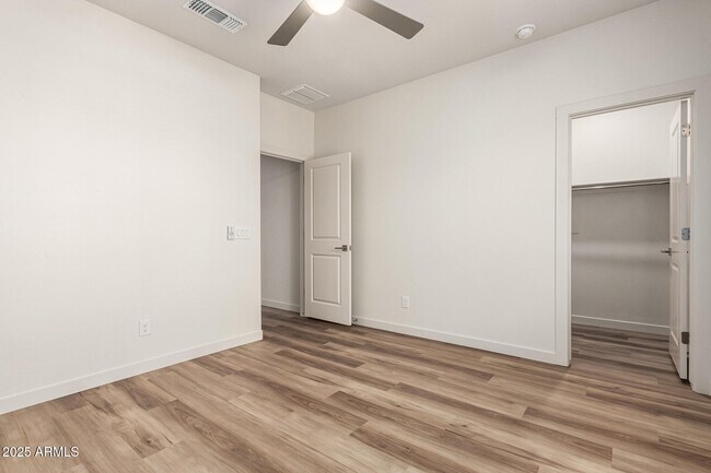 Building Photo - 6537 N 15th Dr