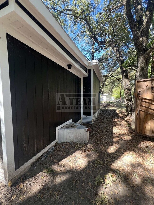Building Photo - Beautiful Remodeled 3 Bed 1.5 Bath