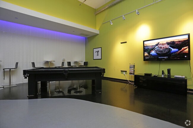 Tailor Lofts Chicago Il Apartment Finder Clubroom Tailor Lofts