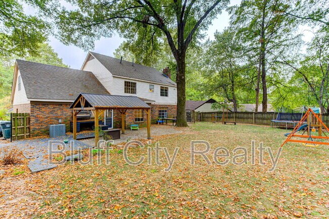 Building Photo - 6878 Kingham Cove