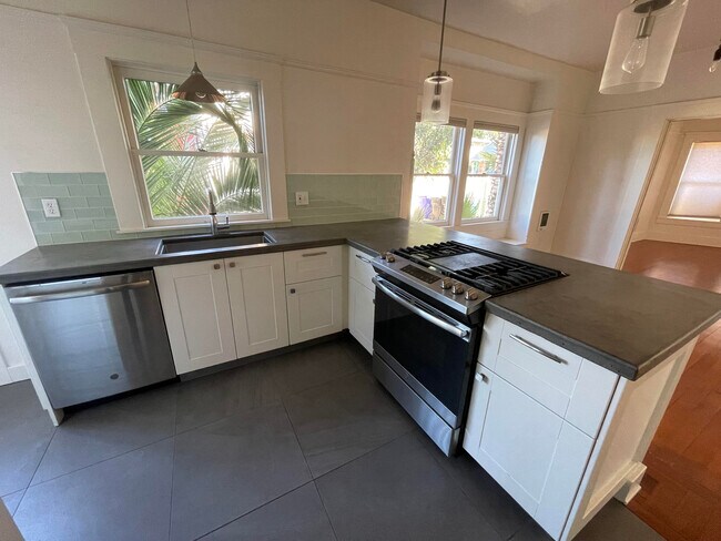 Building Photo - 1234 24th St