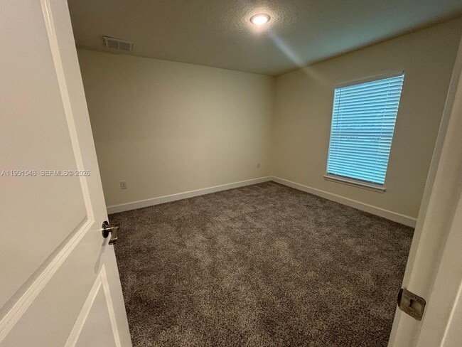 Building Photo - 2711 20th St SW