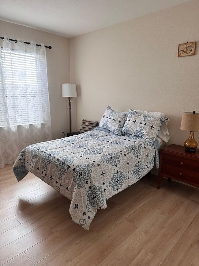 Building Photo - 3710 Huntington Rd